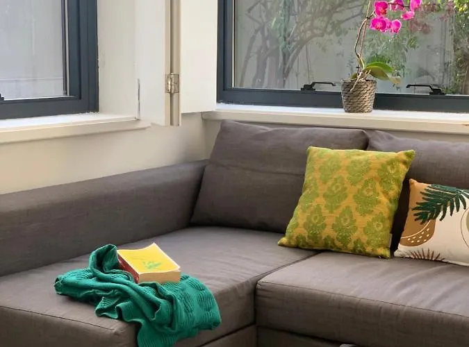 Pompeu Art Nouveau Apartment