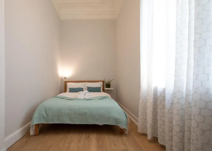 Pompeu Art Nouveau Apartment