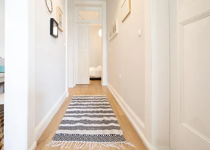 Pompeu Art Nouveau Apartment Aveiro