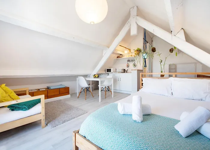 Pompeu Art Nouveau Apartment *